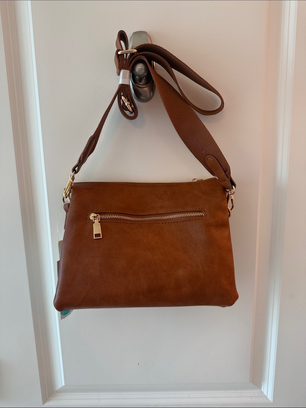 Classic Brown Leather Crossbody Bag - Adjustable Strap